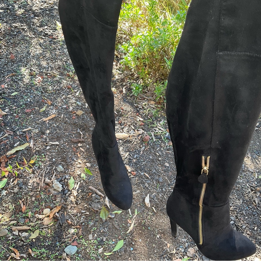 Thigh high black suede boots - Picture 5 of 12